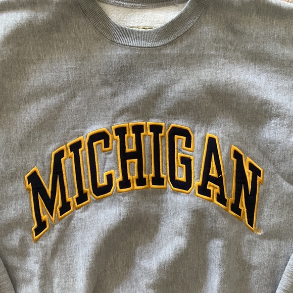 VINTAGE UNISEX Oversized Michigan crewneck! - Picture 2 of 3